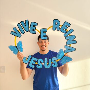 Moldura Coração - Páscoa - Jesus Vive e Reina